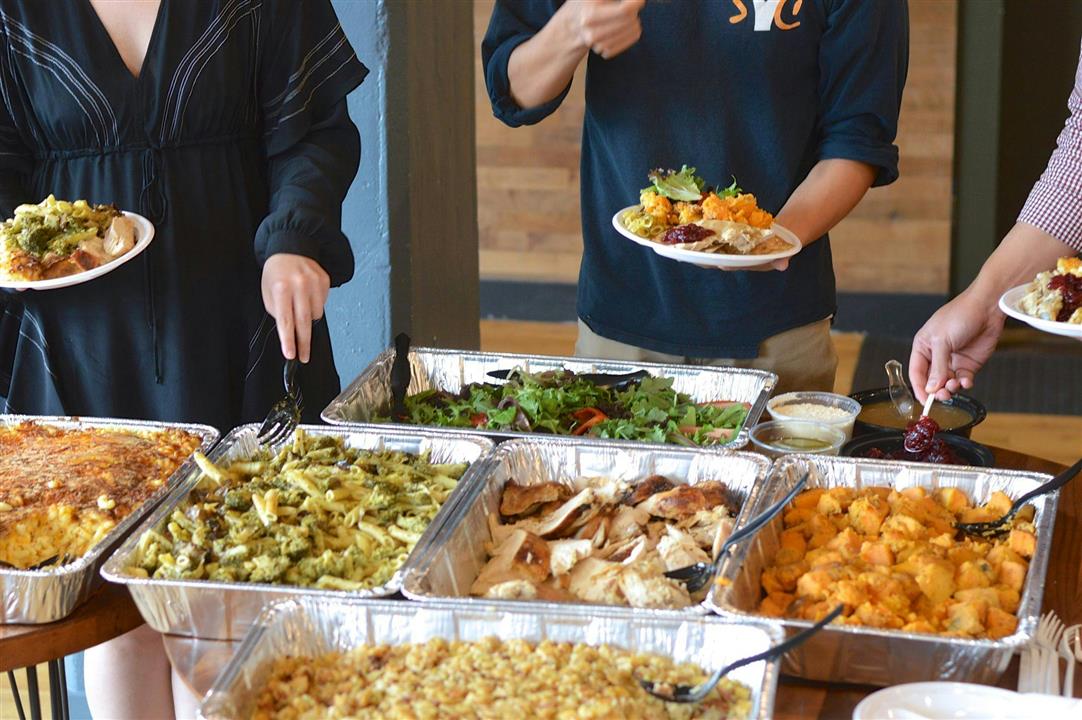 VĂN HÓA POTLUCK CỦA NGƯỜI MỸ LÀ GÌ?