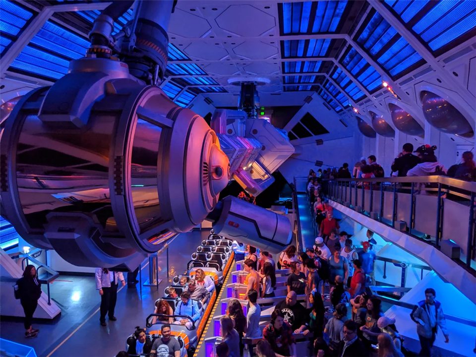 NHỮNG TRÒ CHƠI KHÔNG THỂ BỎ QUA TẠI DISNEYLAND MỸ